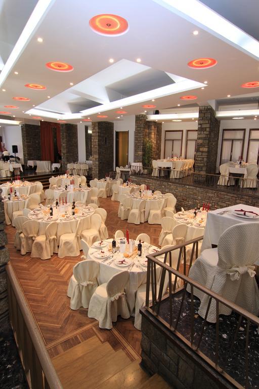 Hotel Piemonte Lanzo Torinese Bagian luar foto